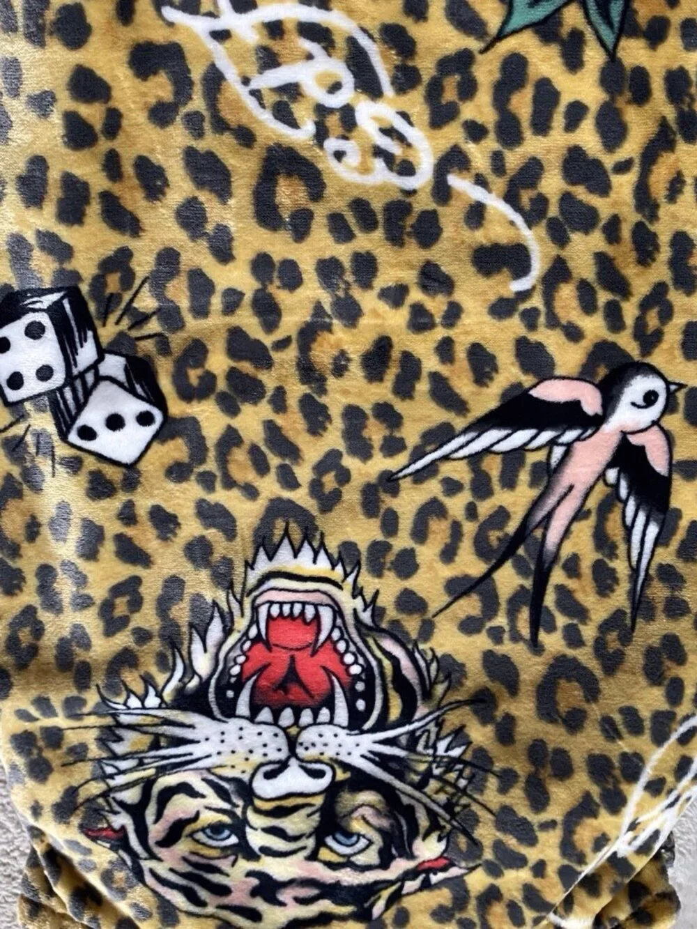 Ed Hardy Animal‎ Print Plush Oversized Throw Blanket Tiger Heart  Bird Dice NEW